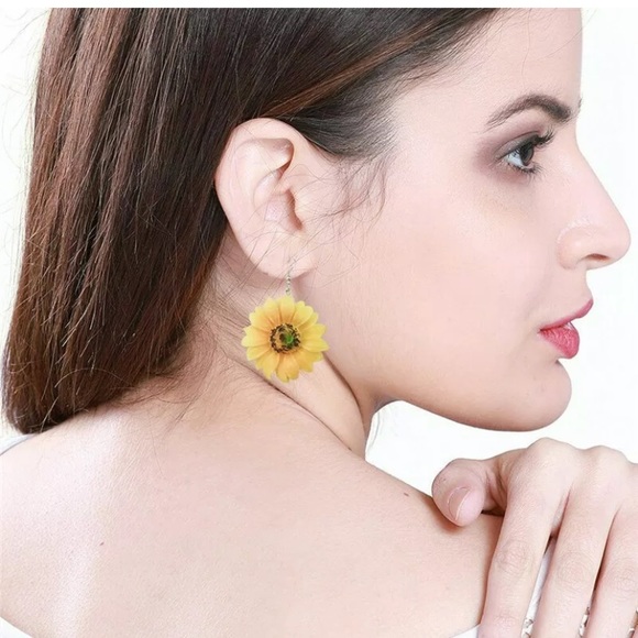 Fashion Cute Acrylic Sunflower Plant Earrings - Picture 5 of 7